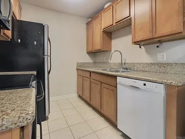 1 bed, 564 sqft, $2,100 — Photo 1