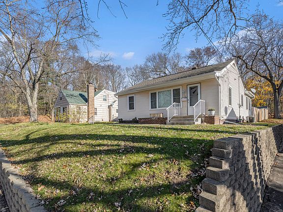 3rd image of 136 Althea Ave