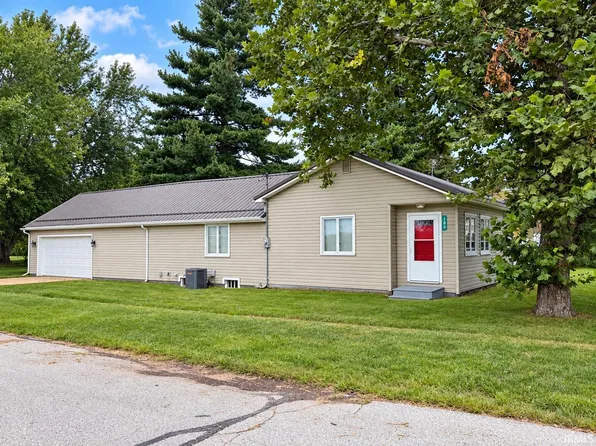 1401 S Wolf Lake Dr, Albion, IN 46701