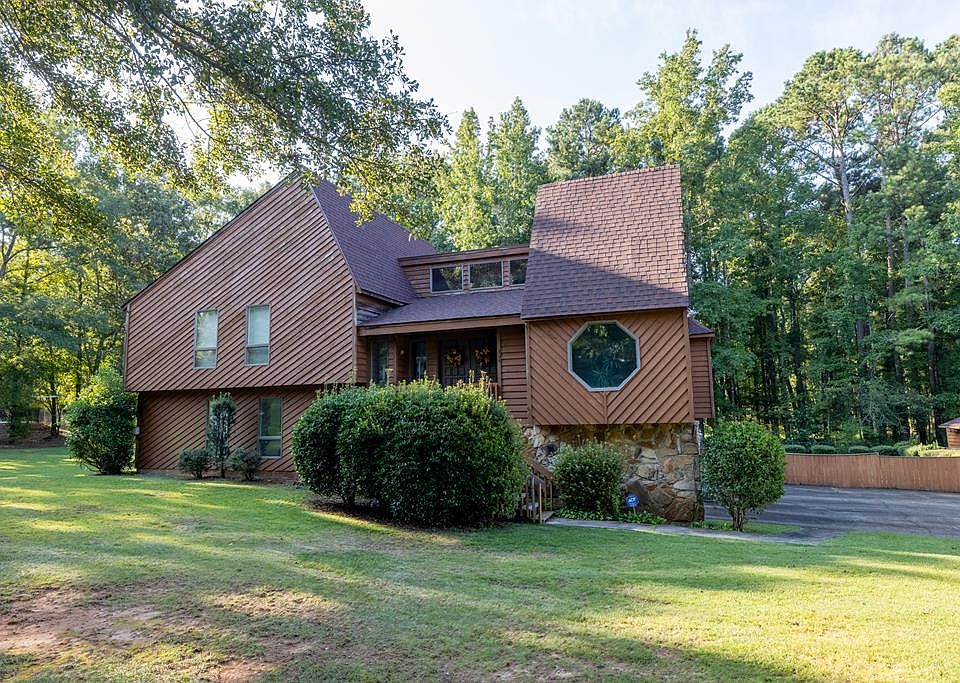 1st image of 404 Brookwood Dr