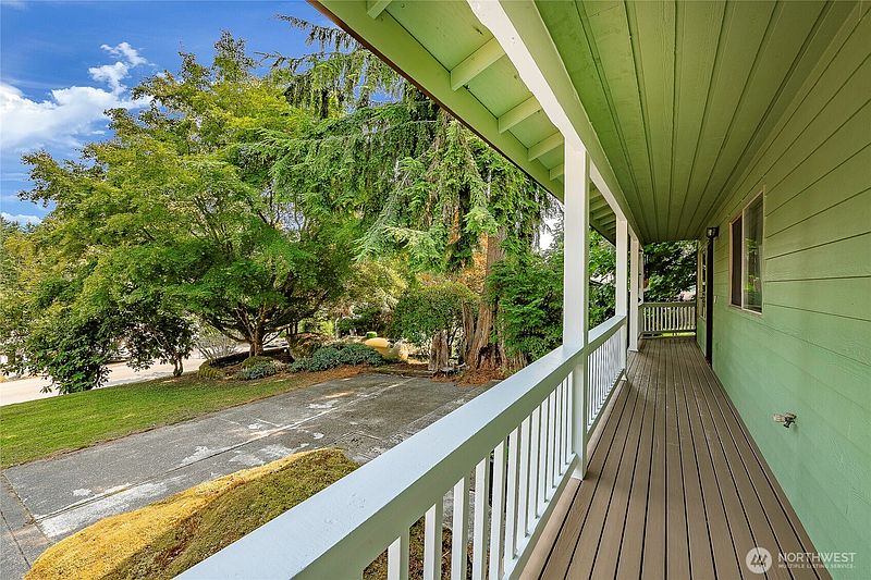 4th image of 443 Rainbow Drive