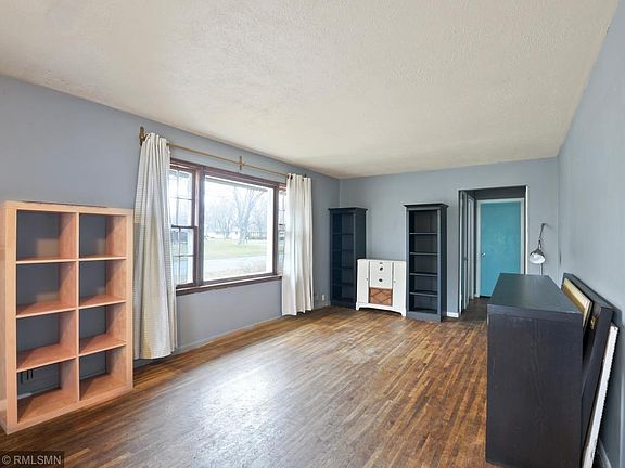5th image of 374 105th Ave NE
