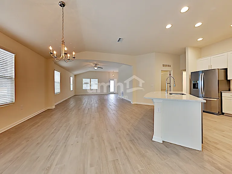 351 Chasewood Dr — Photo 4