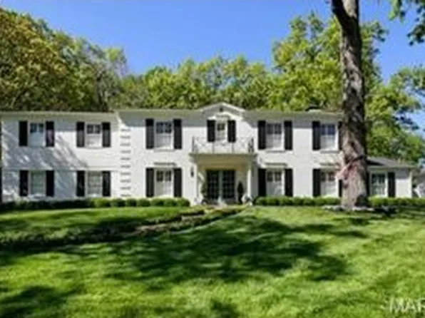 9851 Waterbury Dr, Saint Louis, MO 63124