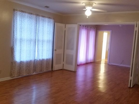 4th image of 1507 Gladney Dr