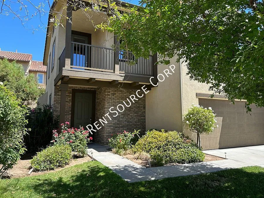 4 Bedroom w/ small Loft and SOLAR for Lease in Valencia West Creek — Photo 2