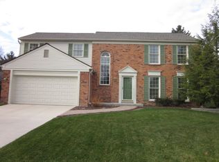 521 Oakhill Ct, Rochester Hills, MI 48309
