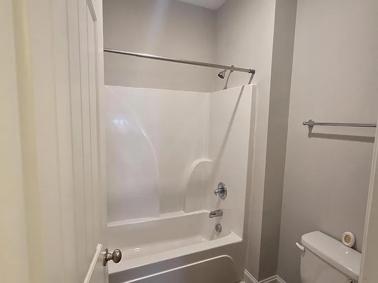 2105 Thornbury Cv — Photo 28