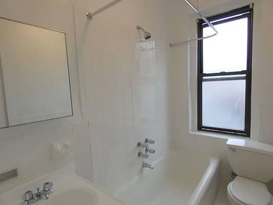 Rented by Karten Real Estate Services LLC | media 18