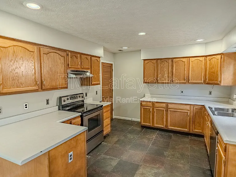 5053 Saddle Dr — Photo 13