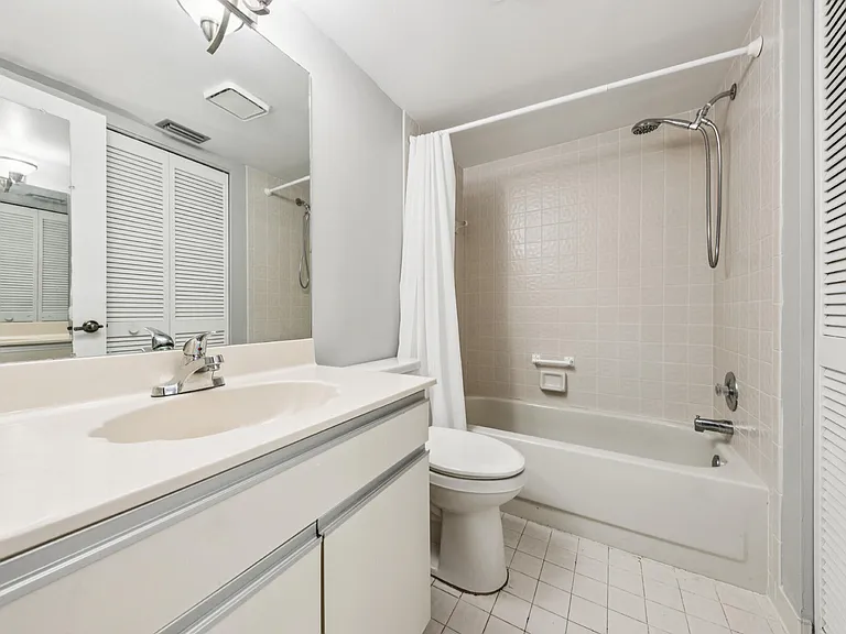 5040 Rose Hill Dr #204 — Photo 10