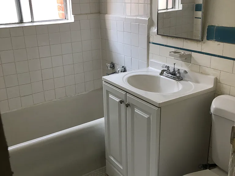554 S Hobart Blvd #309 — Photo 11