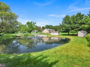 10A Farm Ln, Lititz, PA 17543