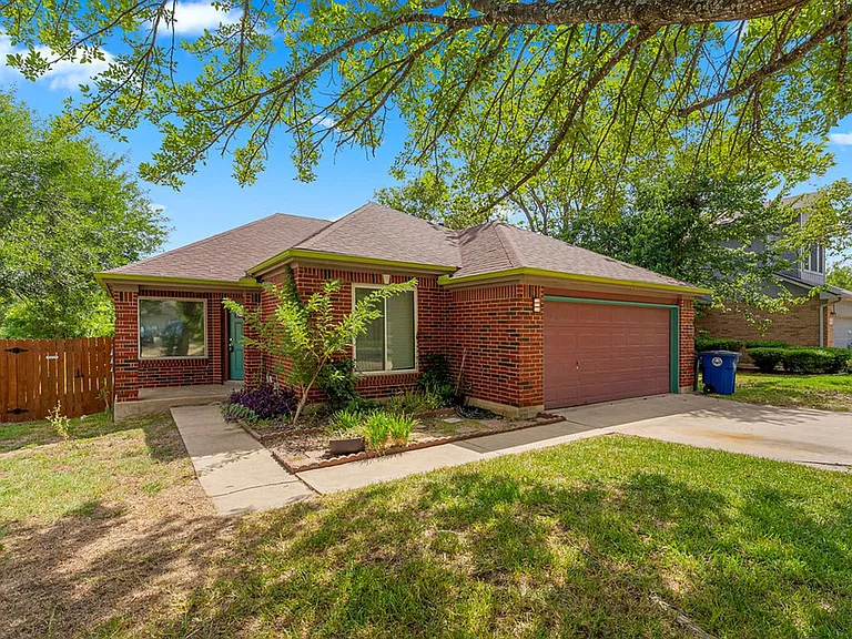 2215 Patsy Pkwy — Photo 2