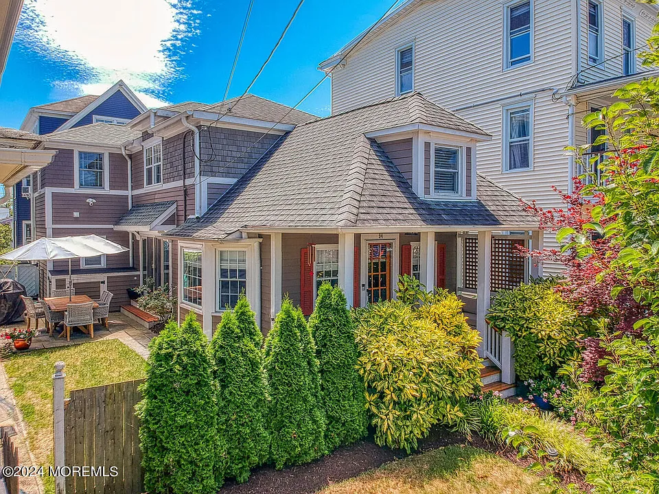 94 Embury Ave
