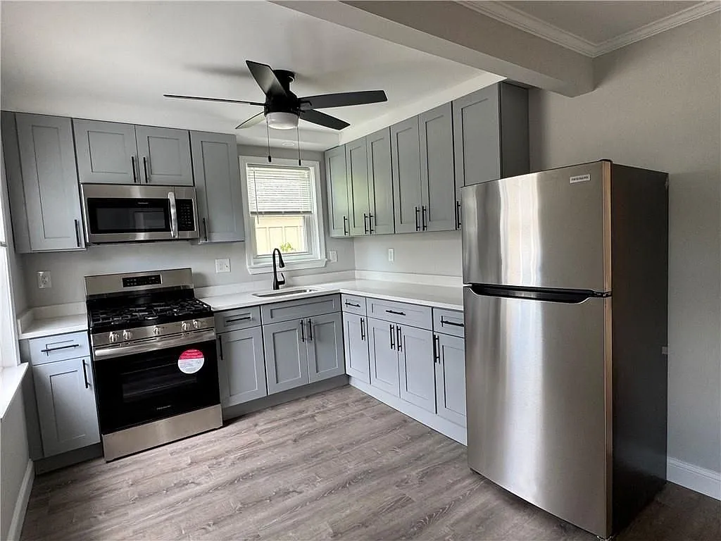 3 bed, 1.0 bath, 1167 sqft, $2,300 — Photo 4