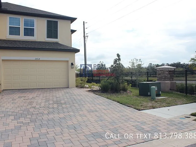 2454 Stapleford Pl — Photo 1