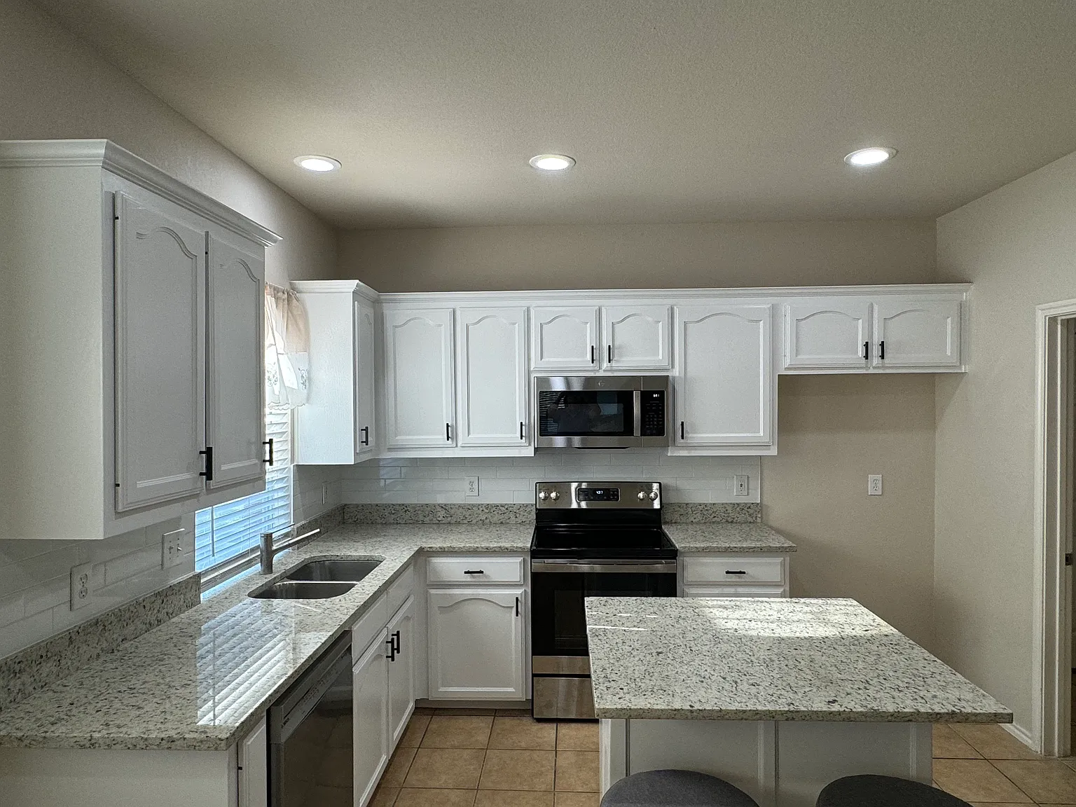3 bed, 1496 sqft, $2,195 — Photo 2