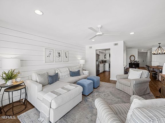5th image of 3024 S FLETCHER Avenue #A
