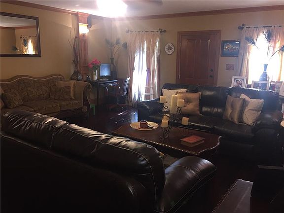 5th image of 2824 Laramie St