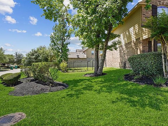 4th image of 115 Black Swan Pl