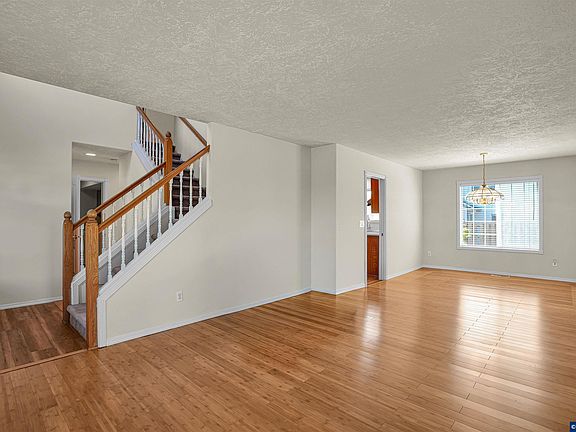 4th image of 4920 Countryside Dr NE