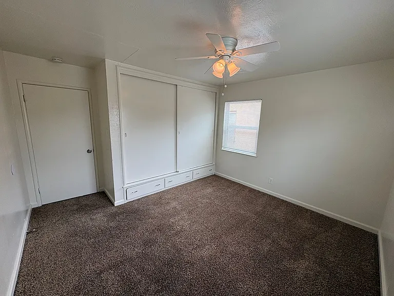 315 W Kaweah Ave — Photo 7
