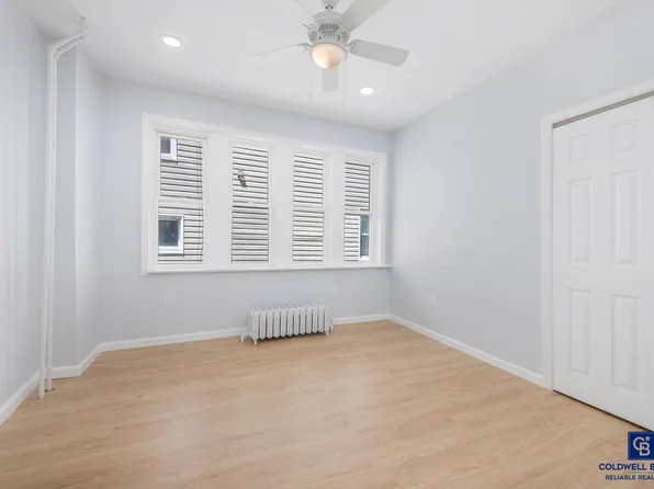 490 Van Duzer Street image 16 of 22