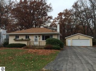 928 Avenue E E, Traverse City, MI