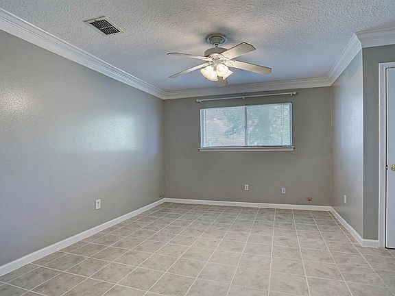 4th image of 1802 Oaklawn St
