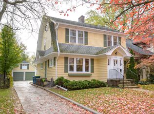 1409 Hillcrest Ave, Kalamazoo, MI 49008