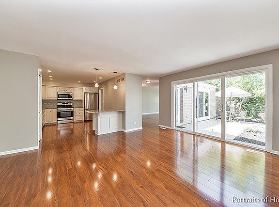3rd image of 1062 Dartmouth Dr
