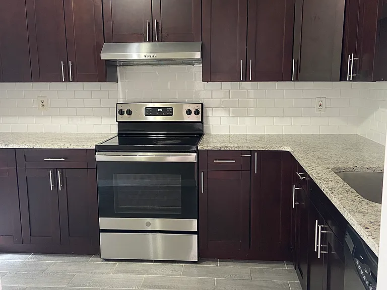 41 Winslow Park Dr — Photo 5