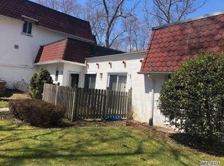 64 Skyline Dr, Coram, NY 11727