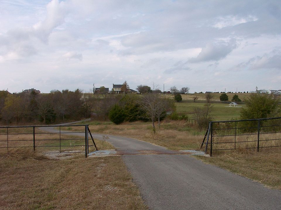2nd image of 1909 Stevens Rd