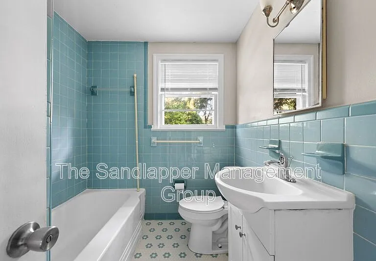 1520 Sutton St — Photo 8