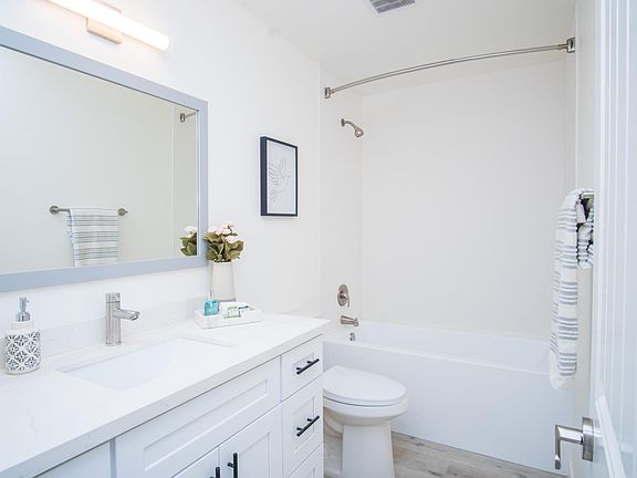 5th image of 337 N 1st St #6