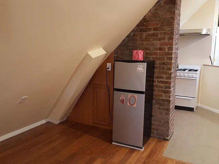 27 Louis St #2 — Photo 17