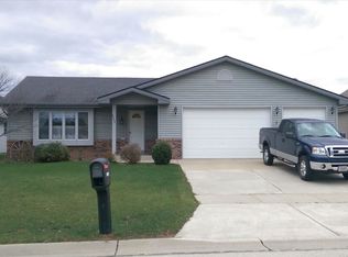 2529 E Honeysuckle Dr, Oak Creek, WI 53154