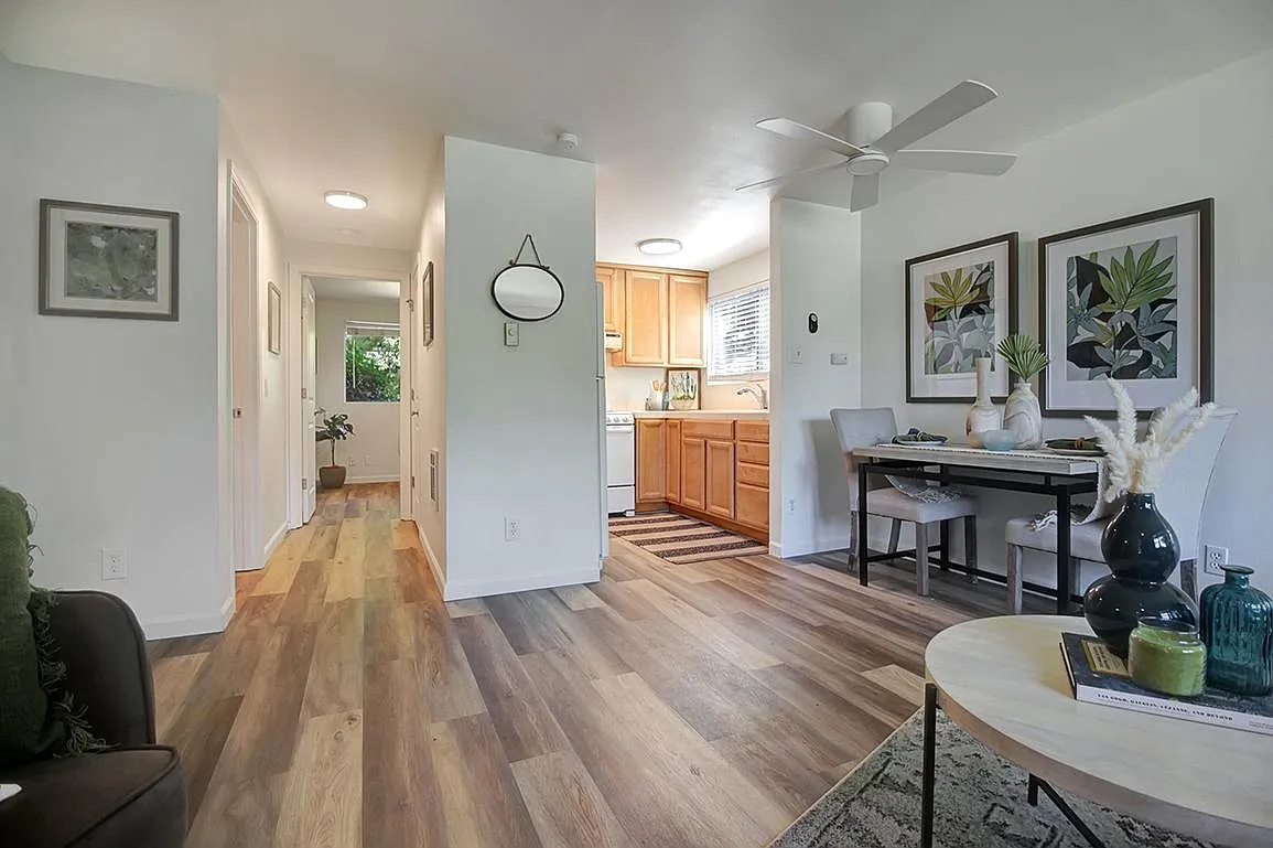 160 Rainier Blvd S — Photo 3
