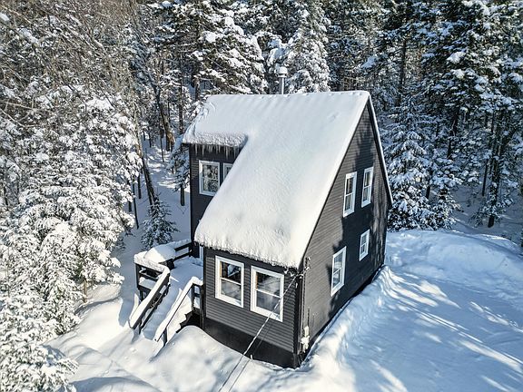 4th image of 1097 Main Street