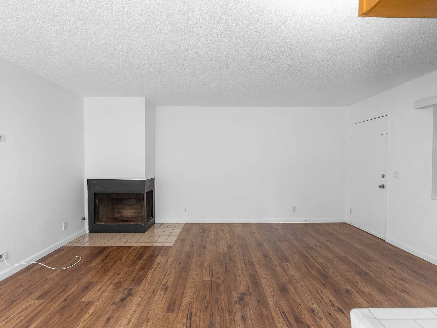 1 bed, 850 sqft, $2,100 — Photo 3