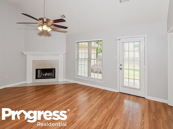 4th image of 1936 Pecan Meadows Dr