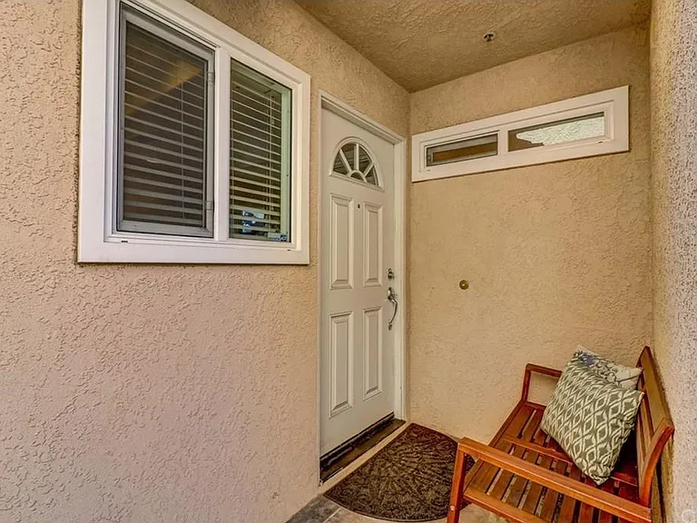 2233 Fairview Rd #S — Photo 3