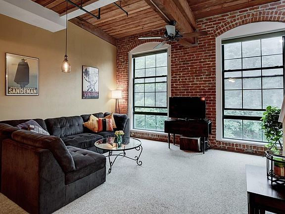 3rd image of 14 Sanford St Unit 35