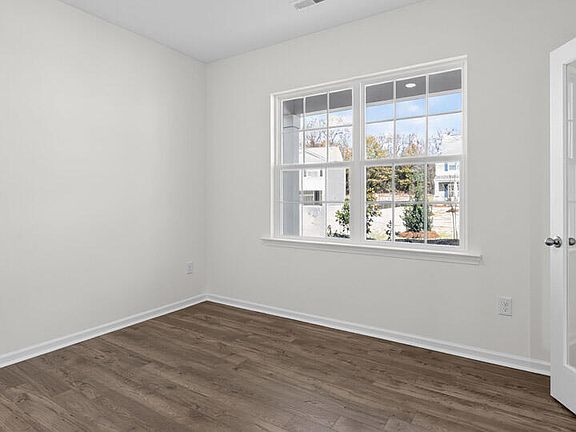 4th image of 1137 Shoreline Drive