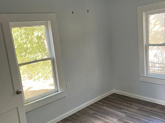 5th image of 231 Sunglo Dr