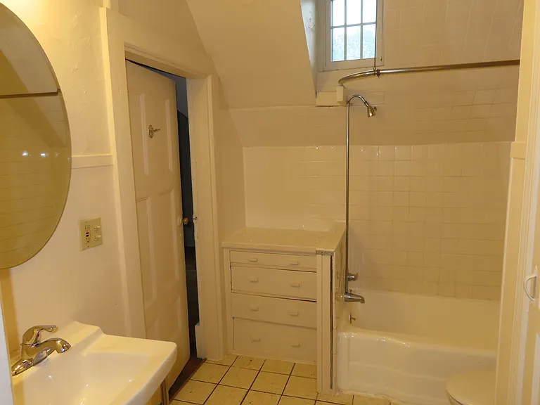 13 Goodman St S #8 — Photo 7