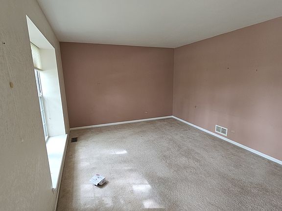 4th image of 384 Windridge Dr