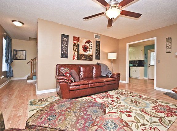 3rd image of 509 Palm Dr S